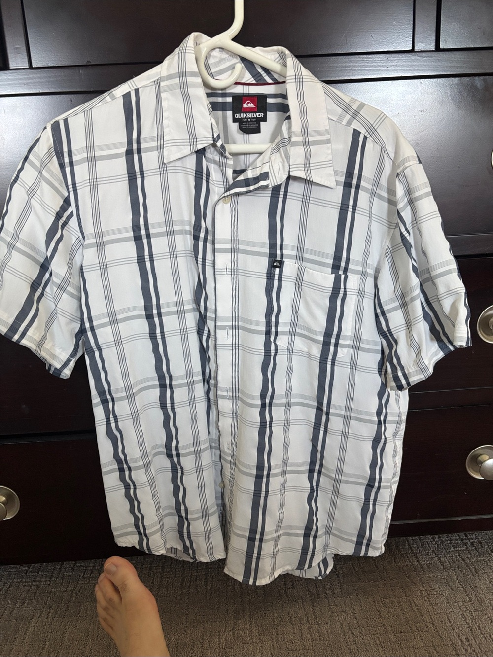 Quiksilver Men’s White & Gray Plaid Short-Sleeve Button-Up Shirt